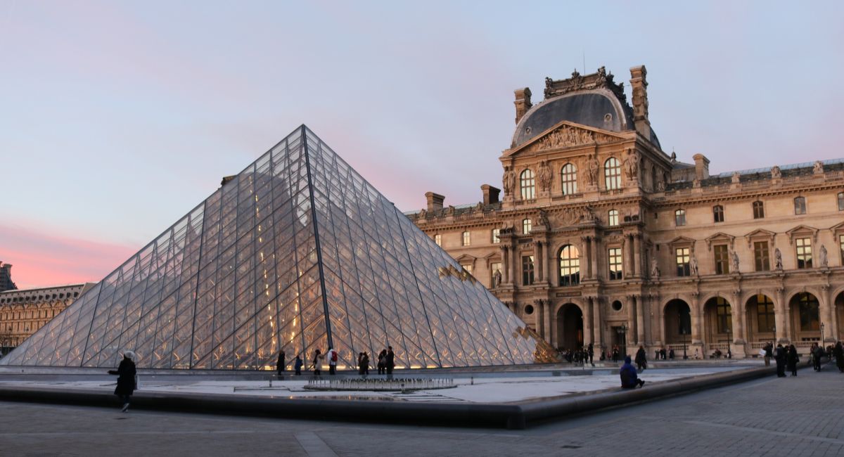 NFT exhibition to showcase 12 distinctive global digital artists at the Louvre Palace